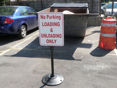 Sidewalk Signs & Crowd Control - exterior