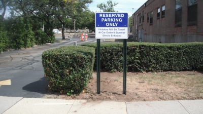 Vinyl Signs on Acrylic, Aluminum, Plastics