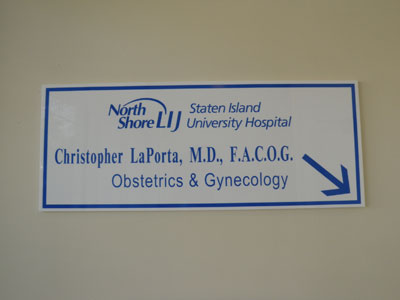 Vinyl Signs on Acrylic, Aluminum, Plastics